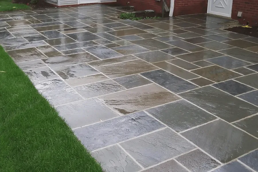 Raised deck with built-in seating and lighting